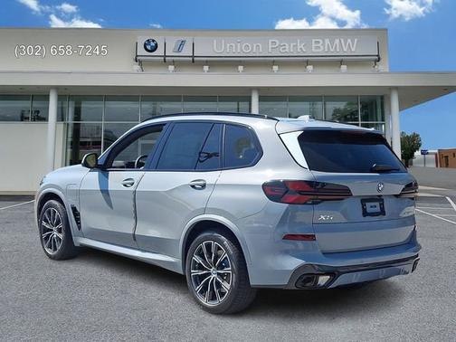 Brooklyn Grey Metallic 2026 BMW X5 xDrive50e