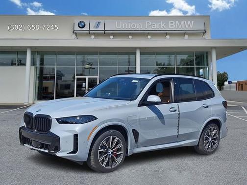 Brooklyn Grey Metallic 2026 BMW X5 xDrive50e