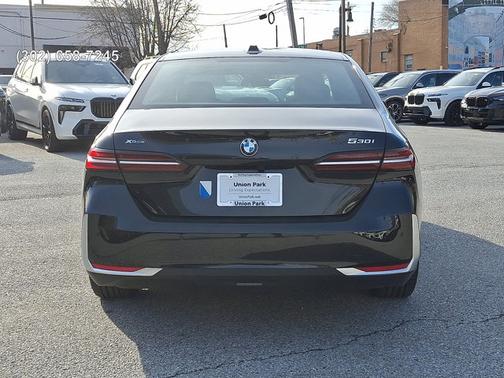 2025 BMW 530 530i xDrive