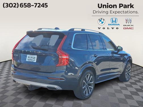 2019 Volvo XC90 T6 Momentum