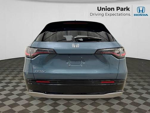 Nordic Forest Pearl 2027 Honda HR-V EX-L