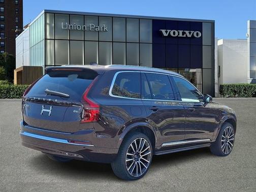 Mulberry Red Metallic 2026 Volvo XC90 Plus
