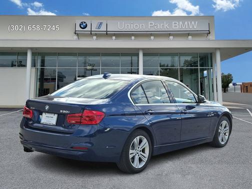 2017 BMW 330 i xDrive