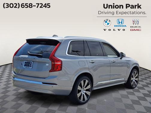 Silver Dawn Metallic 2024 Volvo XC90 Recharge Plug-In Hybrid Ultimate Bright Theme