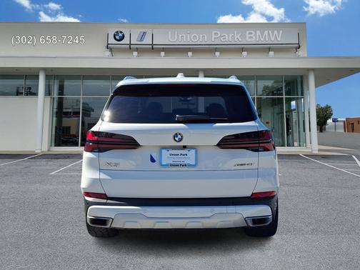 Alpine White 2025 BMW X5 xDrive40i