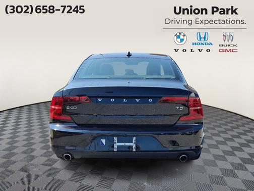 2017 Volvo S90 T5 Momentum