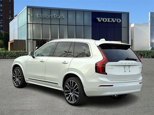 2026 Volvo XC90 Plus