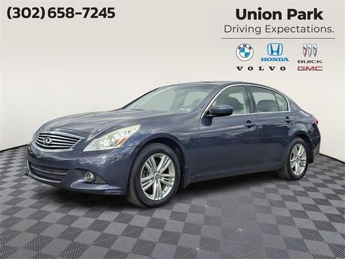 2013 INFINITI G37 x