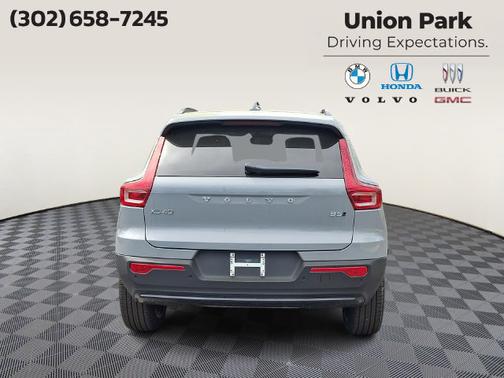 Vapour Grey Metallic 2026 Volvo XC40 Plus