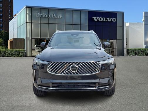 Onyx Black Metallic 2026 Volvo XC90 Core