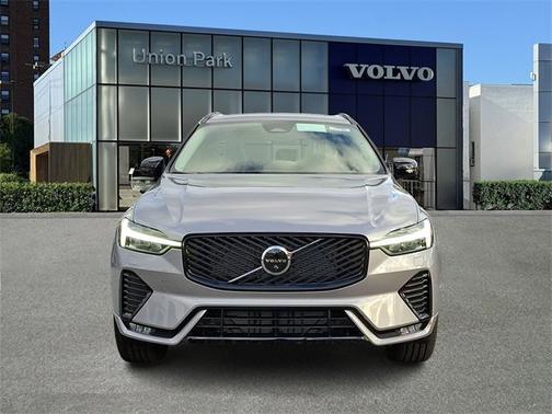 2026 Volvo XC60 Plus