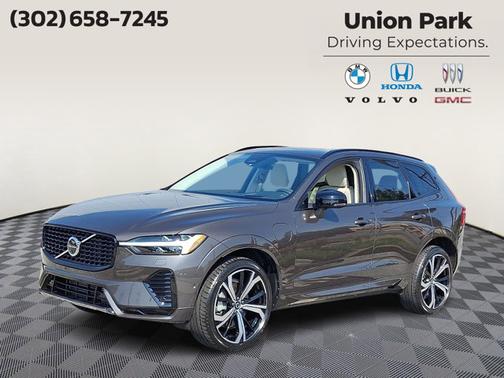2024 Volvo XC60 Recharge Plug-In Hybrid Ultimate Dark Theme