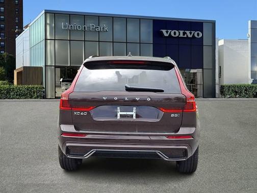 Mulberry Metallic 2026 Volvo XC60 Ultra