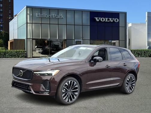 Mulberry Metallic 2026 Volvo XC60 Ultra