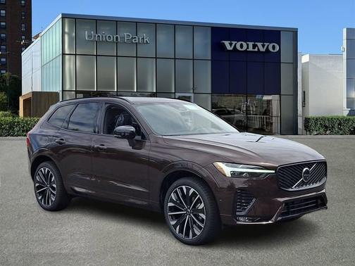 Mulberry Metallic 2026 Volvo XC60 Ultra