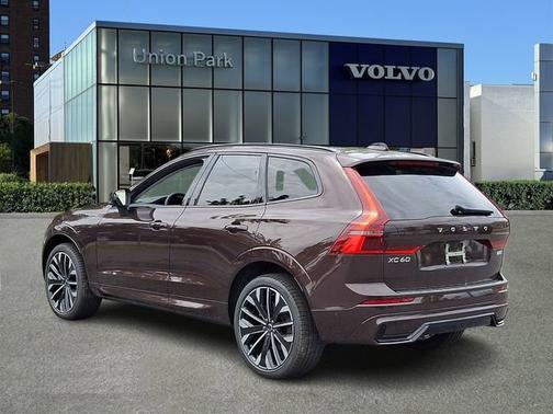 Mulberry Metallic 2026 Volvo XC60 Ultra