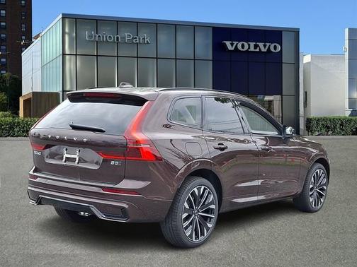 Mulberry Metallic 2026 Volvo XC60 Ultra