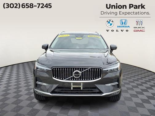 2023 Volvo XC60 Ultimate Bright Theme