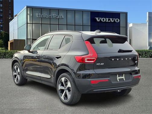 2026 Volvo XC40 Plus