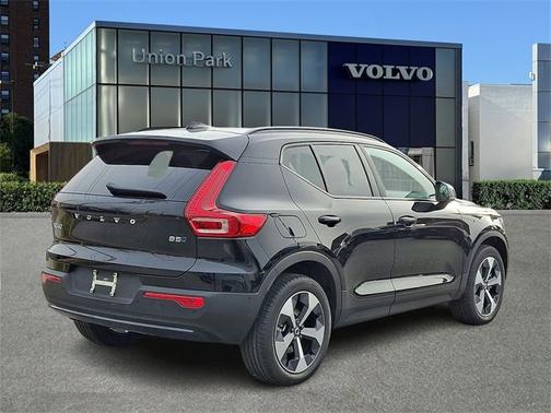 2026 Volvo XC40 Plus