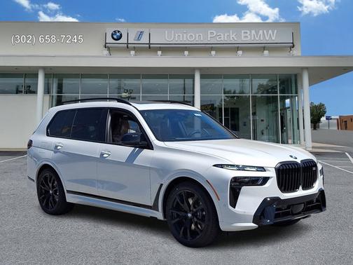 Mineral White Metallic 2027 BMW X7 M60i