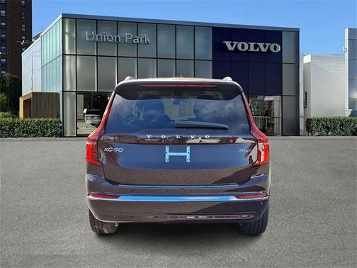 2026 Volvo XC90 Plus