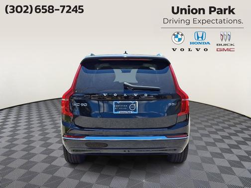 Onyx Black Metallic 2023 Volvo XC90 Plus