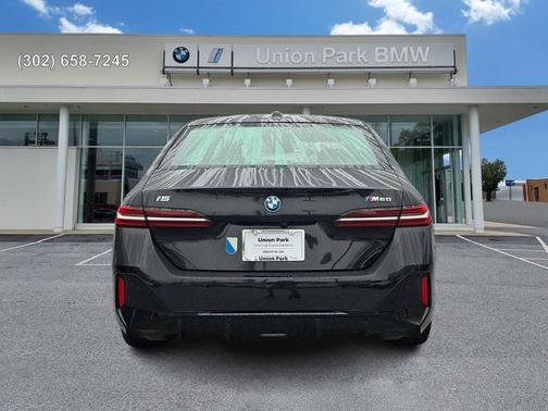 Black Sapphire Metallic 2024 BMW i5 M60