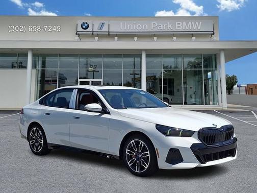 Alpine White 2027 BMW 530 530i xDrive