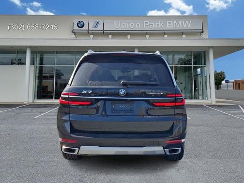 Black Sapphire Metallic 2026 BMW X7 xDrive40i