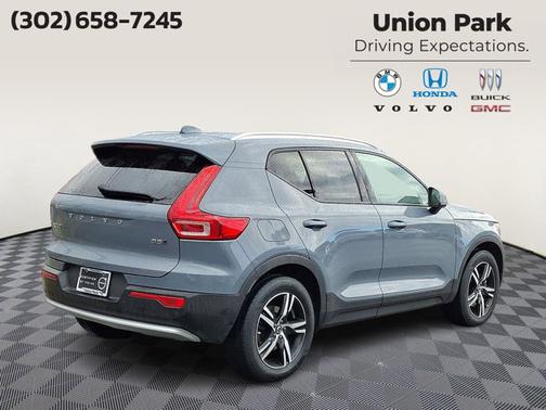 2023 Volvo XC40 Core