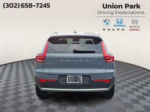 2023 Volvo XC40 Core