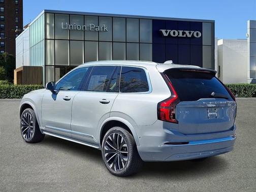 Vapour Grey Metallic 2026 Volvo XC90 Plus