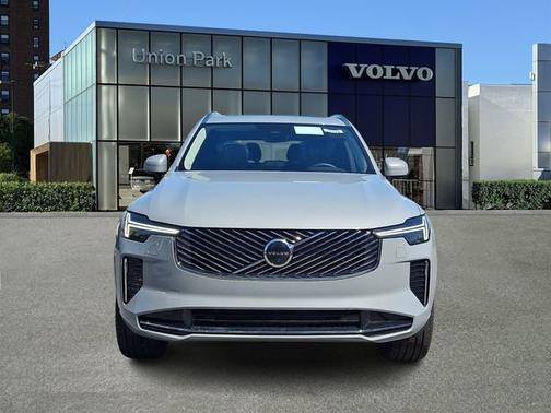 Vapour Grey Metallic 2026 Volvo XC90 Plus