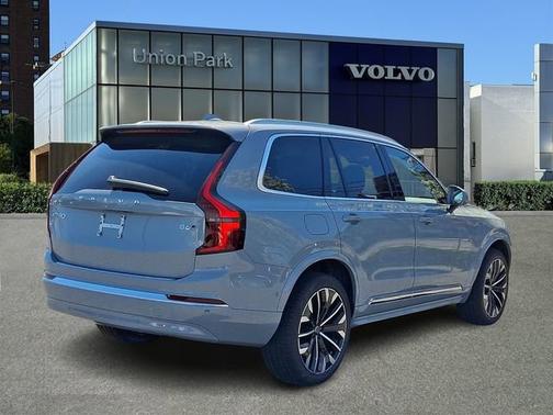 Vapour Grey Metallic 2026 Volvo XC90 Plus