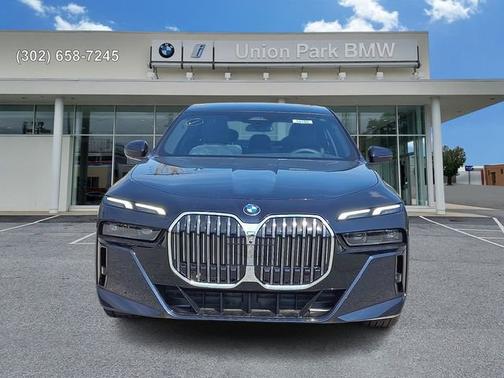 Carbon Black Metallic 2026 BMW 750e 750e xDrive