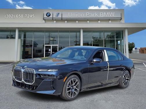 Carbon Black Metallic 2026 BMW 750e 750e xDrive