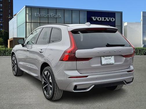 2026 Volvo XC60 Plus