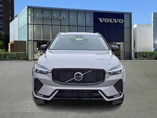 2026 Volvo XC60 Plus