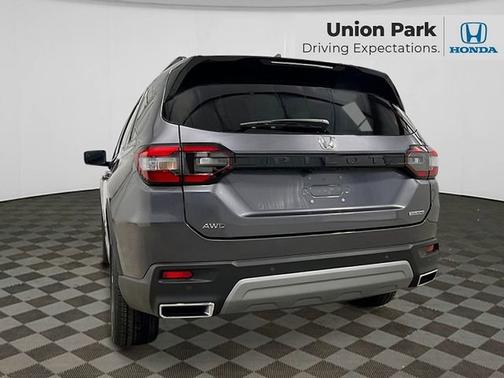 2025 Honda Pilot Touring