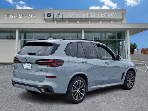 Brooklyn Grey Metallic 2024 BMW X5 xDrive40i