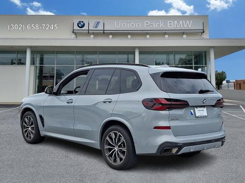 Brooklyn Grey Metallic 2024 BMW X5 xDrive40i