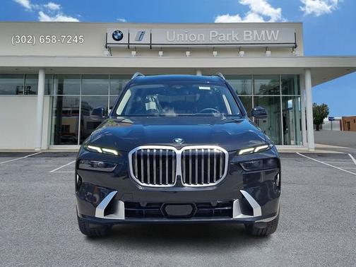 Black Sapphire Metallic 2027 BMW X7 xDrive40i