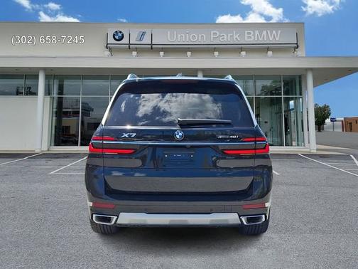 Black Sapphire Metallic 2027 BMW X7 xDrive40i
