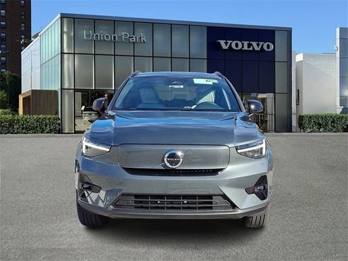 2026 Volvo EX40 Plus