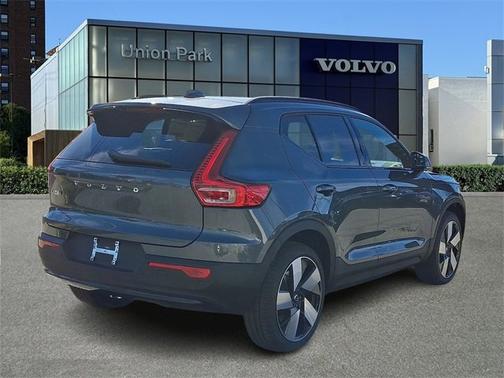 2026 Volvo EX40 Plus