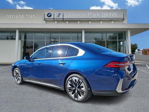 Phytonic Blue Metallic 2026 BMW 530 530i xDrive