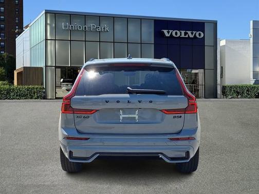 Vapour Grey Metallic 2026 Volvo XC60 Ultra Black Edition