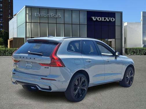 Vapour Grey Metallic 2026 Volvo XC60 Ultra Black Edition