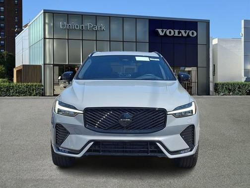 Vapour Grey Metallic 2026 Volvo XC60 Ultra Black Edition